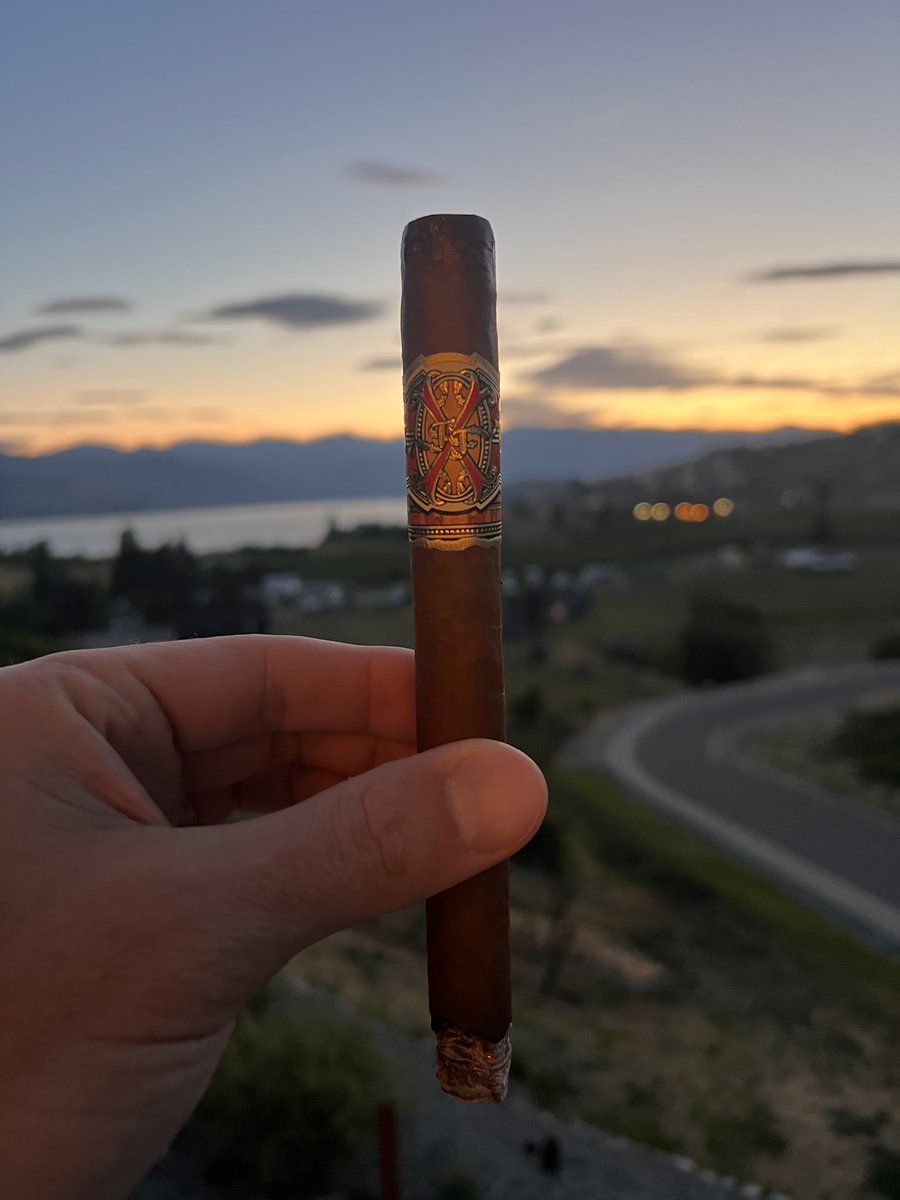 SeattleCigars's tweet image. About to ask my brothers their predictions for 2025 UW records.