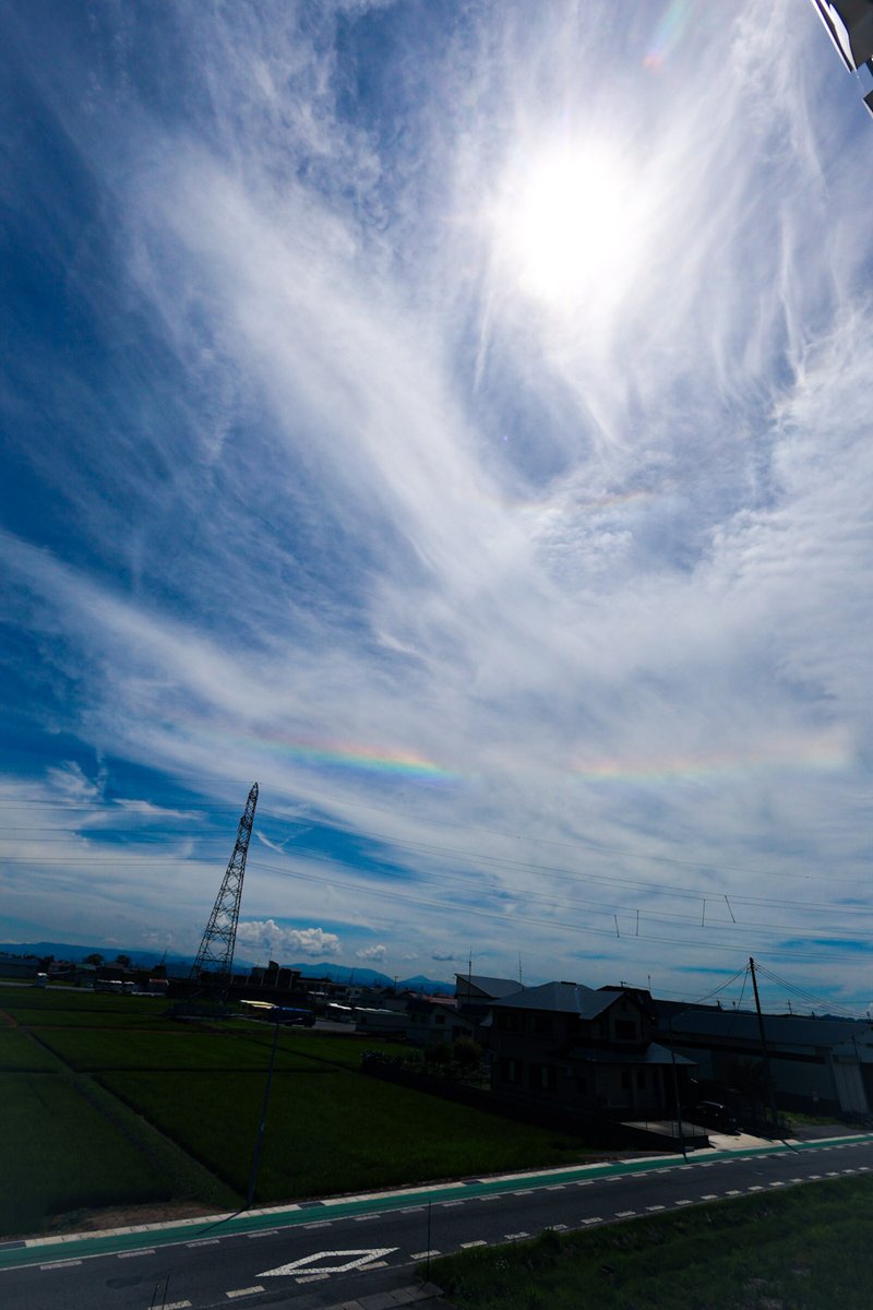soma0621's tweet photo. 環水平アークとうすーくハロ https://t.co/fqnRDeIp6N