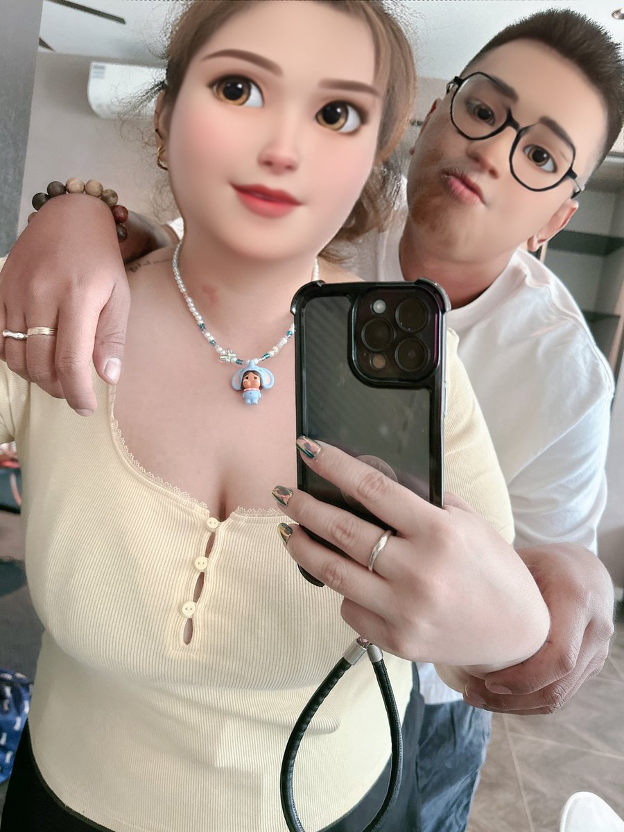 肥家啦～
昨晚吃喝玩乐还算ok开心
有喝到看到🫢满足
谢谢小姐姐😘🌹
下回再继续约哈🫢

话说…俺自串的项链漂亮啵🫢