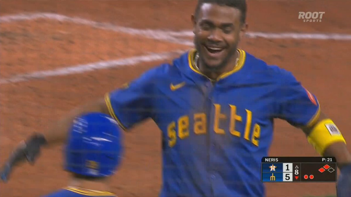 NikoTamurian's tweet image. Julio just looks like he's having a blast again.
You love to see it.
#Mariners