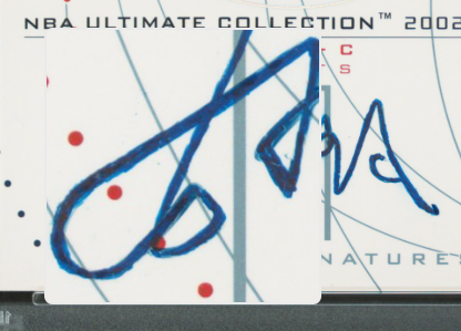 YoungKen156236's tweet image. PSA graded this retouched Yao Auto card. Does not look good at all. How can you pass this?