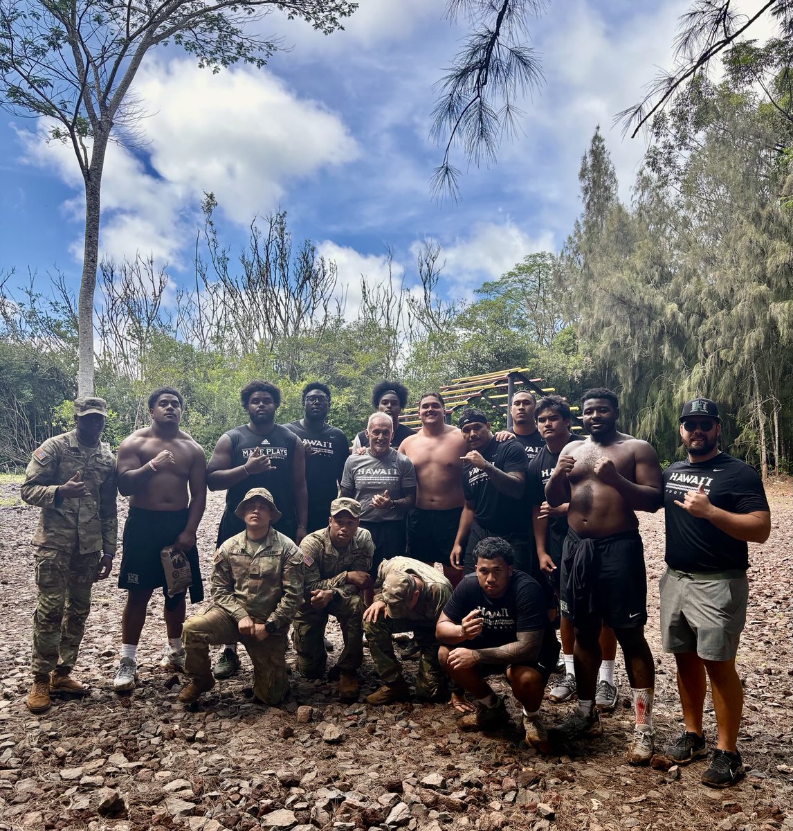 BIG UPS AND MAHALO TO THE SOLDIERS OF SCHOFIELD BARAKS FOR PUTTING A GREAT TEAM BUILDING DAY FOR OUR ⁦<a href="/HawaiiFootball/">Hawaii Football</a>⁩ TEAM!  SPECIAL MAHALO TO ⁦<a href="/CoachCBhawaii/">Chris Brown</a>⁩ &amp; TREY JOHNSON FOR THE HOURS OF PLANNING PUTTING THIS ALL TOGETHER!               #OURTEAMHAWAII'S TEAM