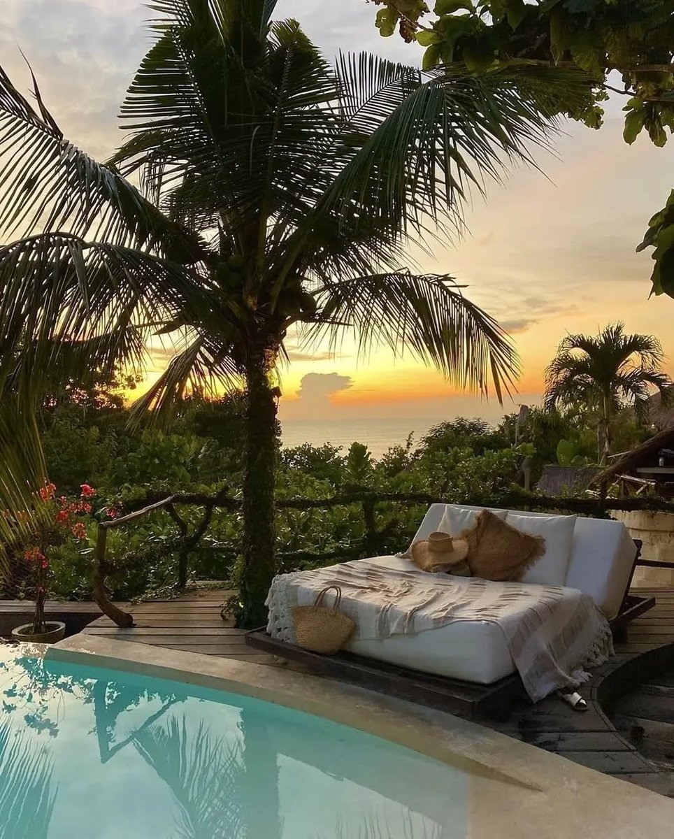 All I need 🌴 🌊