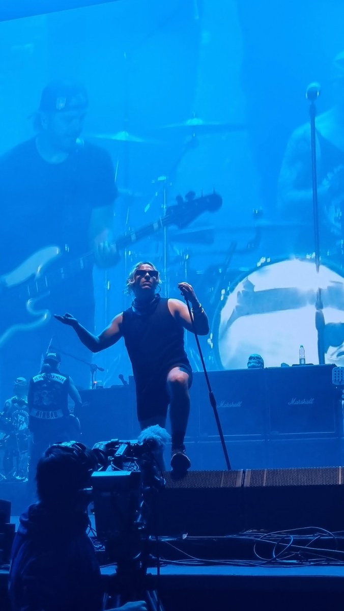 ME_Airbag's tweet photo. EL MEJOR SHOW DE MI PUTA VIDA TOCARON DONDE VAS TU NOMBRE MI SENSACIÓN LA MODA AAAAAAA TE AMO AIRBAG MÁS QUE MI PROPIA FAMILIAAAAAAA https://t.co/1huXAVmxBN