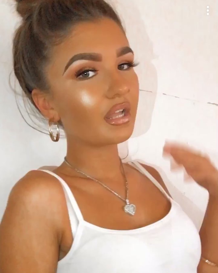 ChavsBeautie's tweet photo. Full Gallery 33 PICTURES: https://t.co/ZhrtHBcPfe OR https://t.co/ltUoeXwck7 https://t.co/Rn8GmuM58o