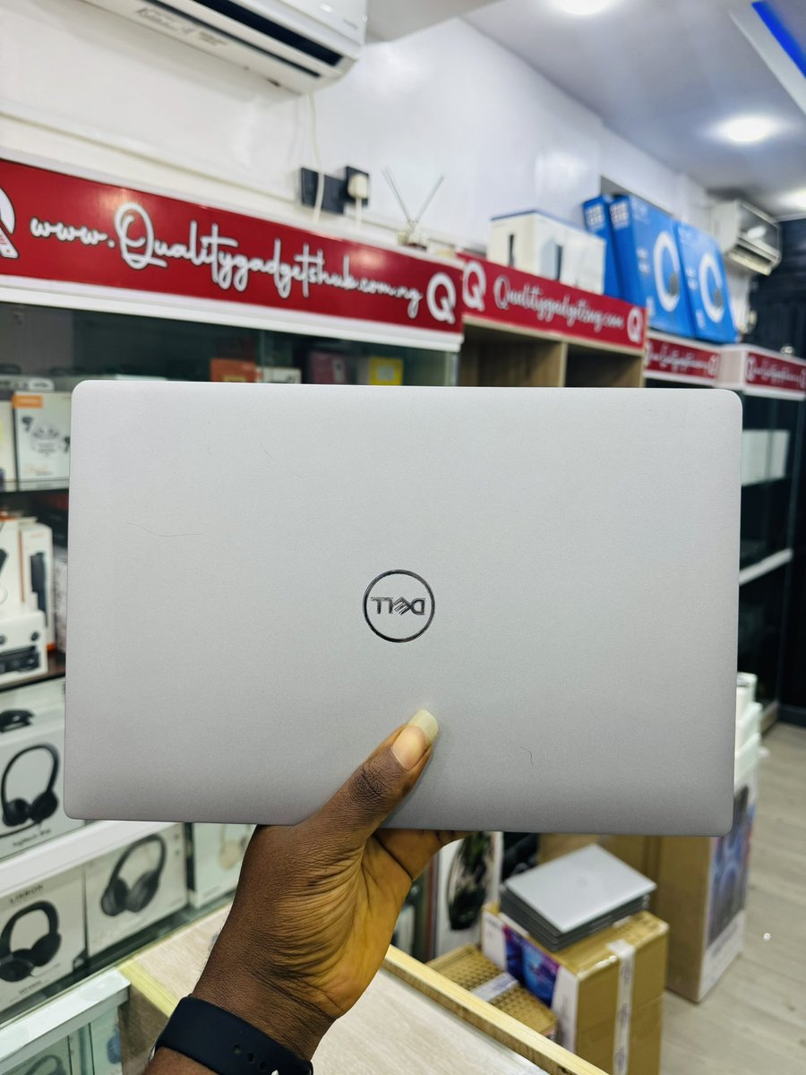 QualityGadgets_'s tweet image. Premium Used DELL Latitude 5420 Laptop

256gb SSD | 16gb RAM | intel core i5 

14 inches screen | Keyboard Light | 11th Generation 

HDMI &amp;amp; USB | Facial Recognition 

Price: ₦410,000 

- 𝘐𝘕𝘊𝘓𝘜𝘋𝘌𝘋 -
- follow come charger
- microsoft package installations 

🛒 Send a DM or…
