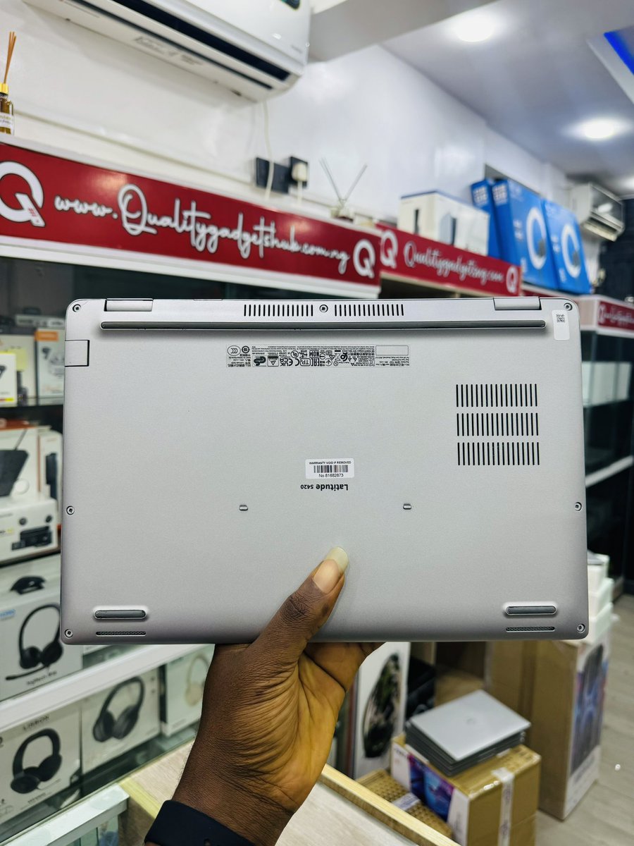 QualityGadgets_'s tweet image. Premium Used DELL Latitude 5420 Laptop

256gb SSD | 16gb RAM | intel core i5 

14 inches screen | Keyboard Light | 11th Generation 

HDMI &amp;amp; USB | Facial Recognition 

Price: ₦410,000 

- 𝘐𝘕𝘊𝘓𝘜𝘋𝘌𝘋 -
- follow come charger
- microsoft package installations 

🛒 Send a DM or…