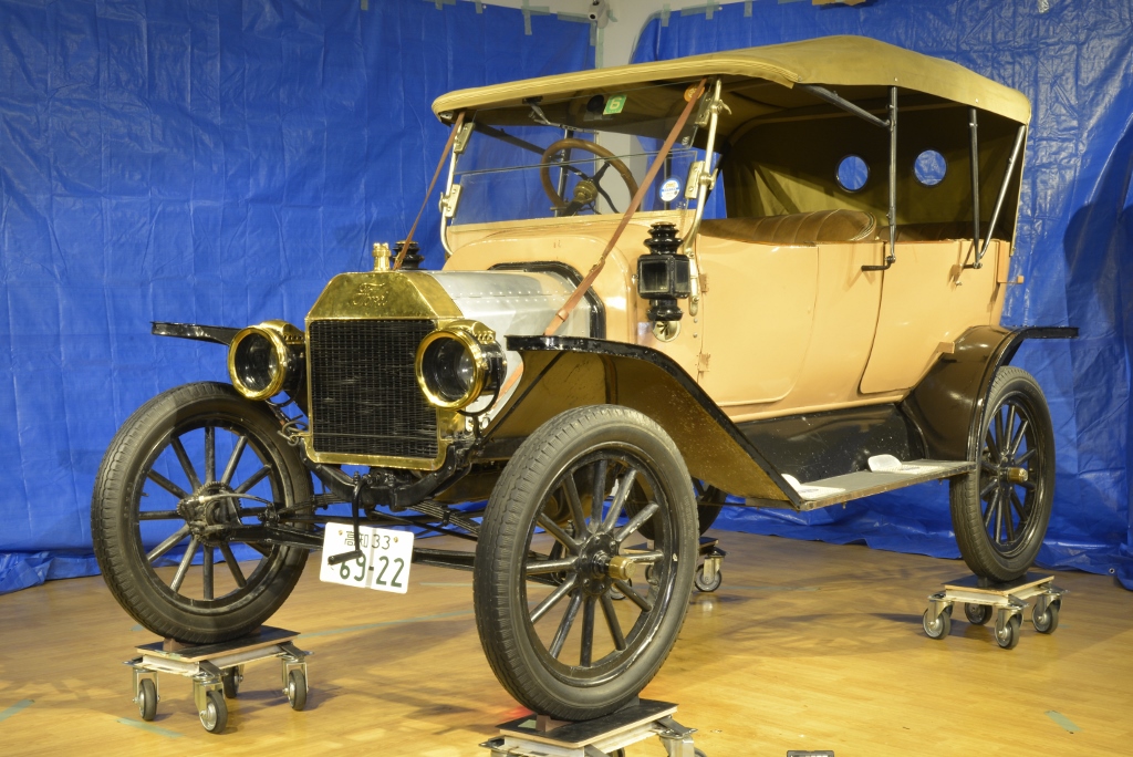 ヴィンテージ Ford T型 モデルカー 金属製モデル クラシックカー 本日は当館所蔵のクラシックカー、フォードモデルTプロトタイプを紹介