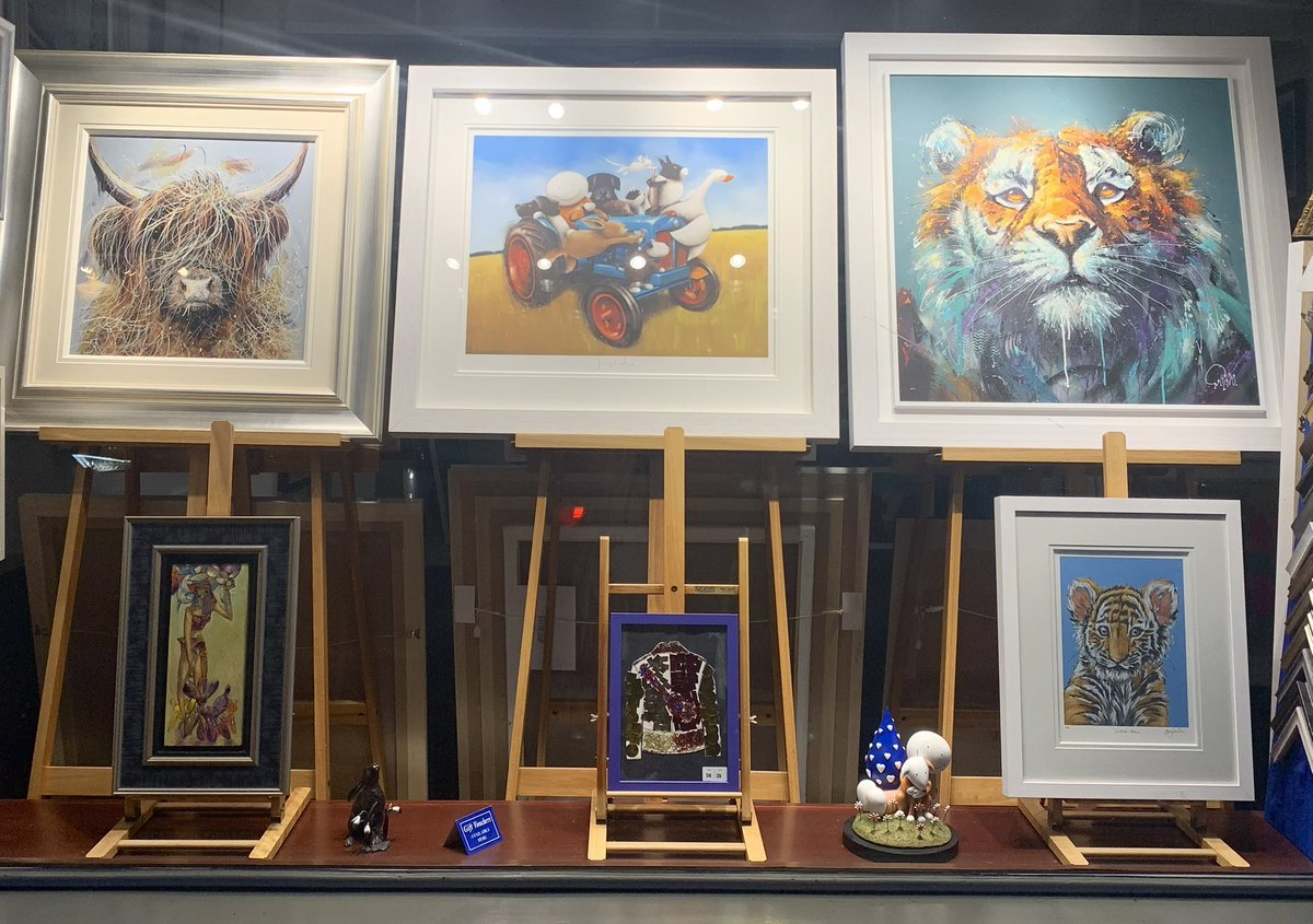 longridgegall's tweet image. Time for a new window display with artwork by Ruby Keller, Doug Hyde, Joe Galindo, Andrei Protsouk, Amy Louise & our @_GLAShow winner. Details on our website or call into our gallery on Berry Lane today. We’re open 10-4pm for all your art & framing needs @Gillylancs @Live_RV 🎨
