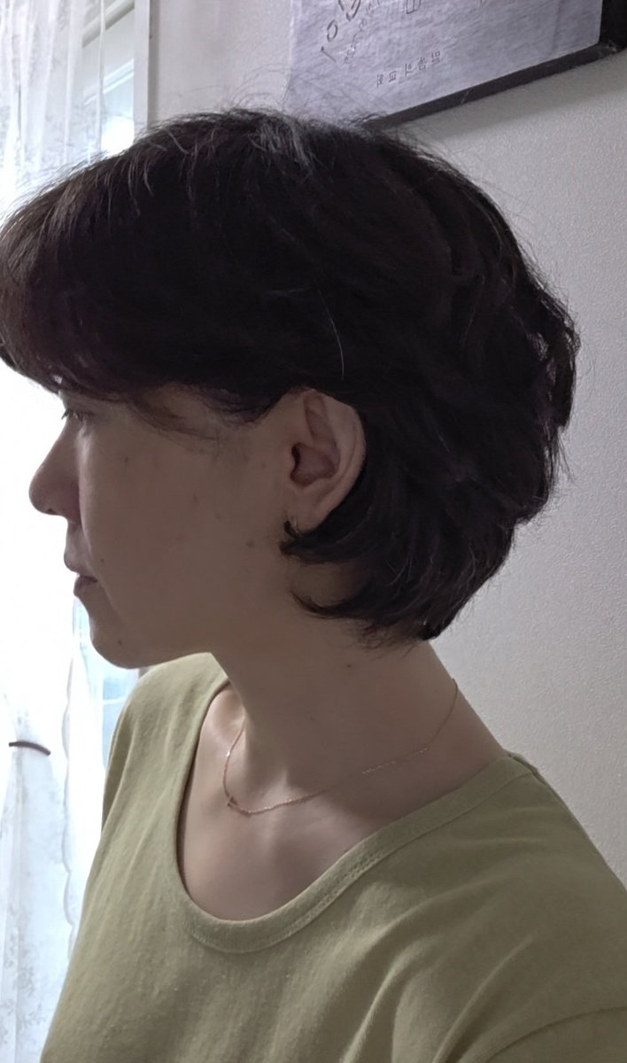 어제 응개랑 대목욕을 하고 힘을 빼서 그런지 기운이 읎다.
친정집 청소하고, 엄마 먹거리 마련해두고, 짐 챙겨서 또 우리집으로 간다.
매주 반복인데 마치 여행 가듯 늘 새롭다.
나쁘지 않아.