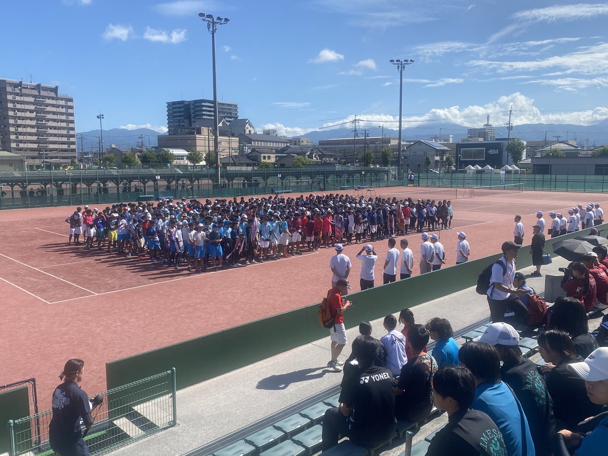 softtennis2020's tweet photo. 本日近畿大会初日個人戦。
我が校からは男子１ペアが出場。全員応援で背中を押しました。
明日は団体戦。男女とも２日目に残るぞ！！
#ソフトテニス
#高校近畿大会 https://t.co/XijibMjZra