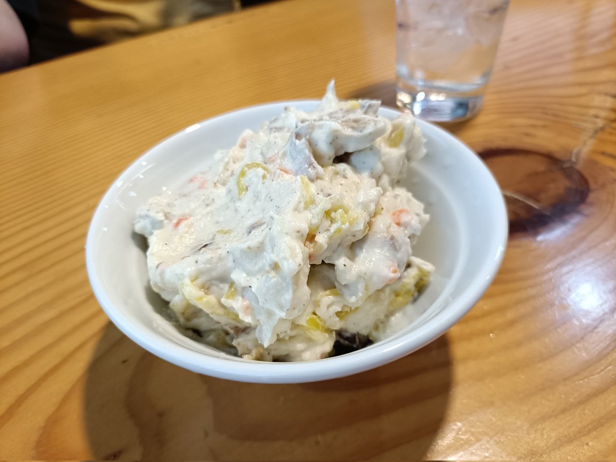 a_r_r_r_p's tweet image. 煮込みや左斜め上24°
多分煮込み食べるラストチャンス
常連さんとお店のやり取りマジで楽しい