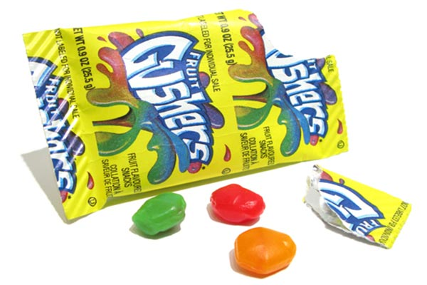 NostalgiaFolder's tweet image. Snacks that still exist now, but just hit different back then 😮💨
