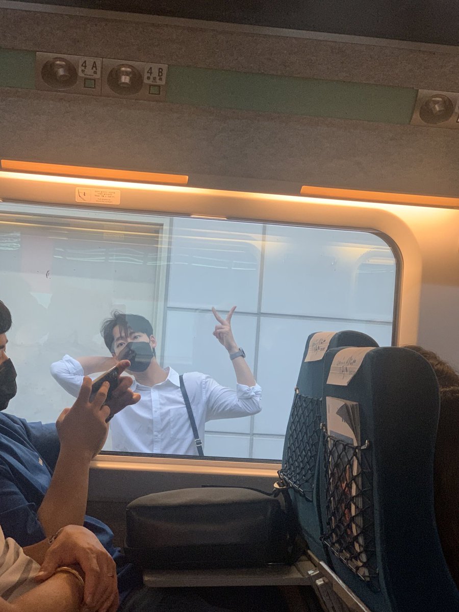 마스크 다시 쓰는거 나쁘지 않겠는걸...?