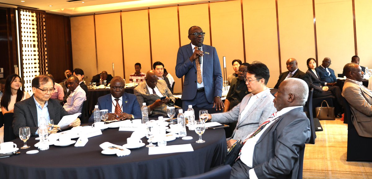 UbaloziKorea's tweet photo. Ubalozi wa Tanzania, Seoul kwa kushirikiana na Bodi ya Wakandarasi (CRB) jana Julai 18, 2025 umeandaa “Networking Seminar” Iliyolenga kukutanisha wadau wa sekta ya ujenzi wa Tanzania na Korea ili kubadilishana uzoefu na kujadiliana fursa za ushirikiano. https://t.co/sYrd5jEdcD