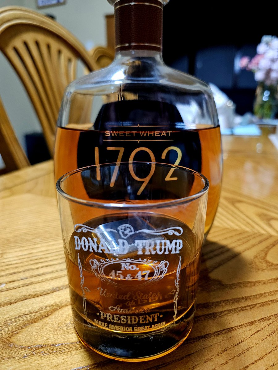 Decided to get into a bottle my brother got me for Christmas....Why not 🤷🏻🥃🍻