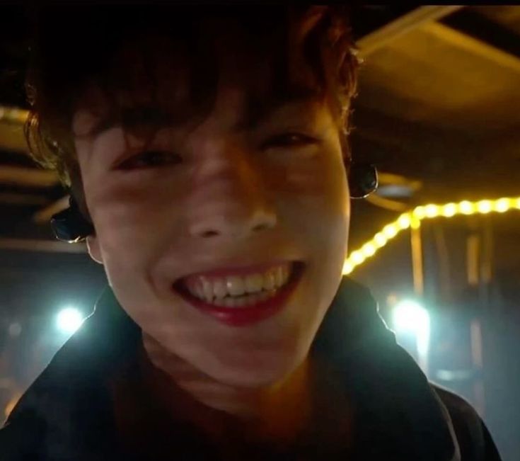anstjsb's tweet image. 저희 버논이는요... 웃는게 너무 이뻐요...