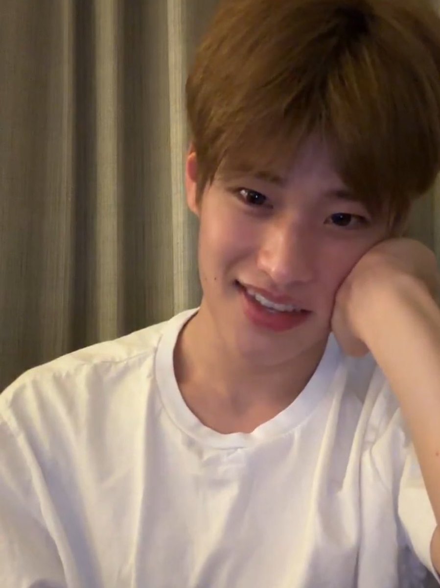 มายงมายิ้ม ทำหน้าทำตาแบบนั้นใครจะไหวได้ยังไงคะสุดหล่อ