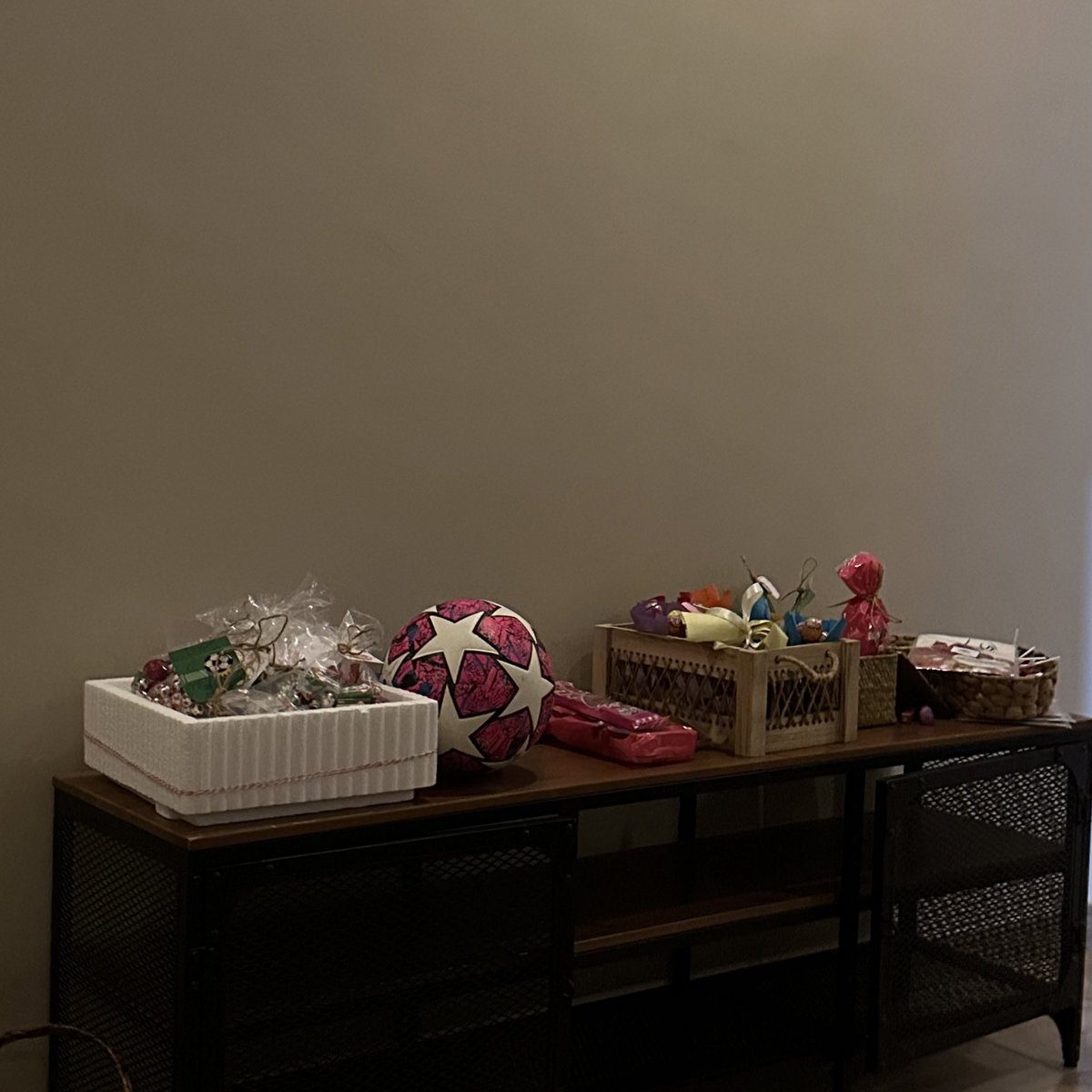 تجهيزات يوم رياضي⚽️🤍