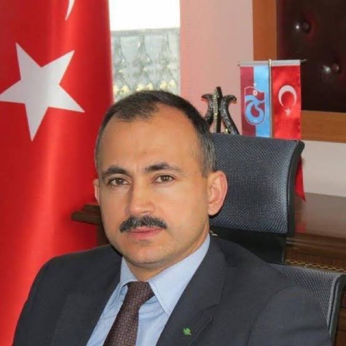 Ankara İl Millî Eğitim Müdürü olarak atanan Kıymetli Müdürümüz Murat Küçükali’ye, bugüne kadar Diyarbakır eğitimine sunduğu değerli katkılar ve özverili çalışmaları için teşekkür ediyor yeni görevinde başarılar diliyorum