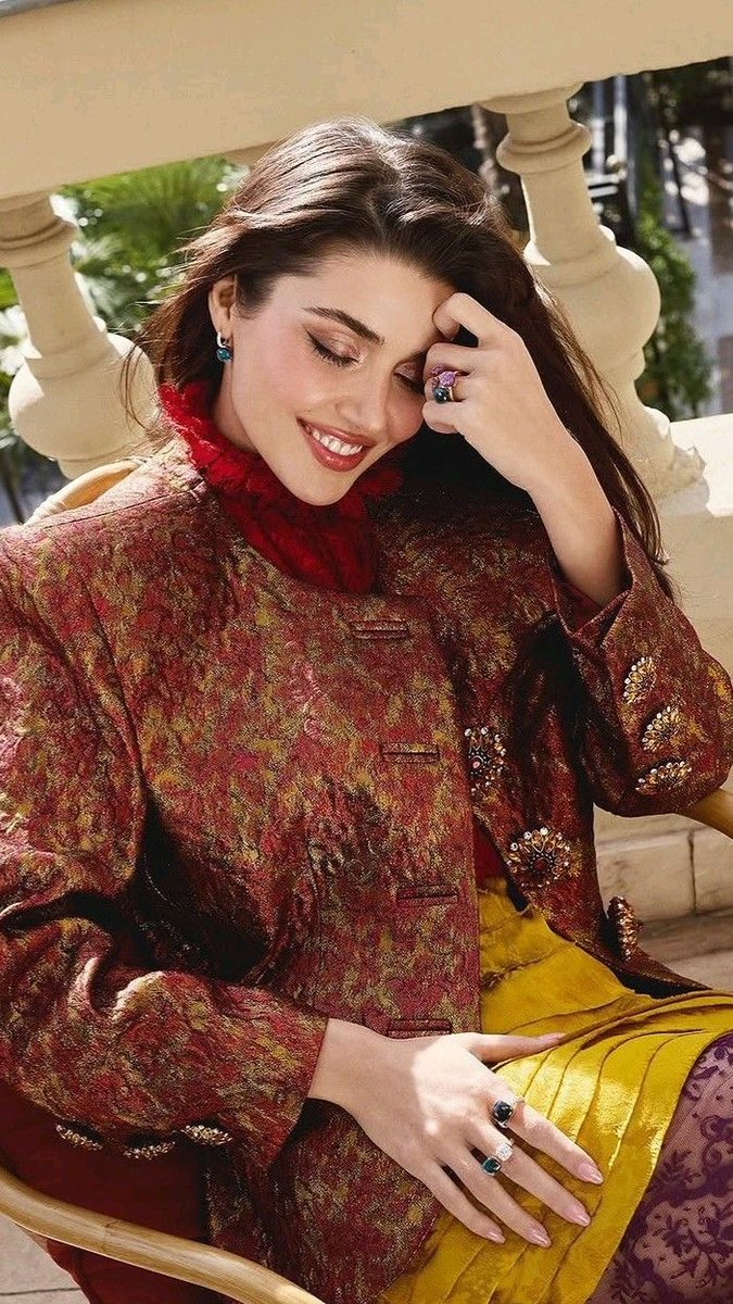 ravenn444's tweet image. Gülümsemek ruhun müziğidir...

#Günaydın 🧡