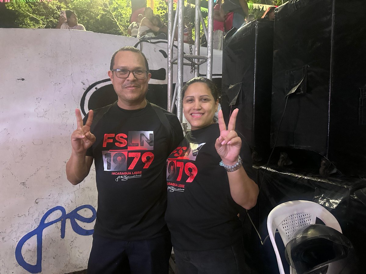 📣Familias del Memorial Sandino disfrutan al son de la música Revolucionaria, la Alegria y el Amor, la Paz y Unidad, en vigilia en celebración al 46 Aniversario de nuestra Revolución Popular Sandinista. ✌️

🔴⚫️¡Aquí nosIlumina un Sol que No Declina! 🔴⚫️

#4619SiempreMásAllá