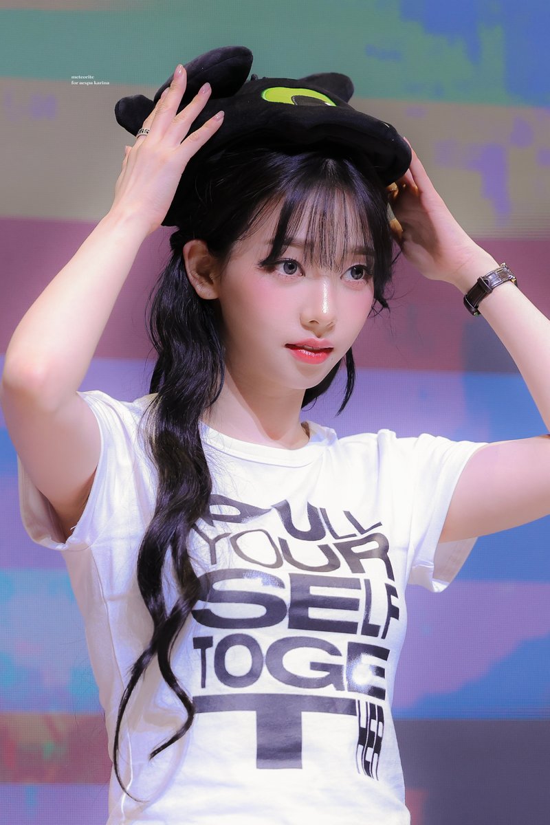 meteorite0411's tweet image. 250711
#카리λ #Karina #μμ€ν #aespa