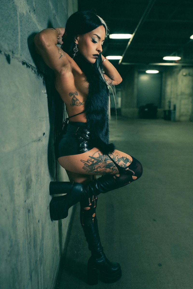 ZV (@zelinavegawwe) on Twitter photo 