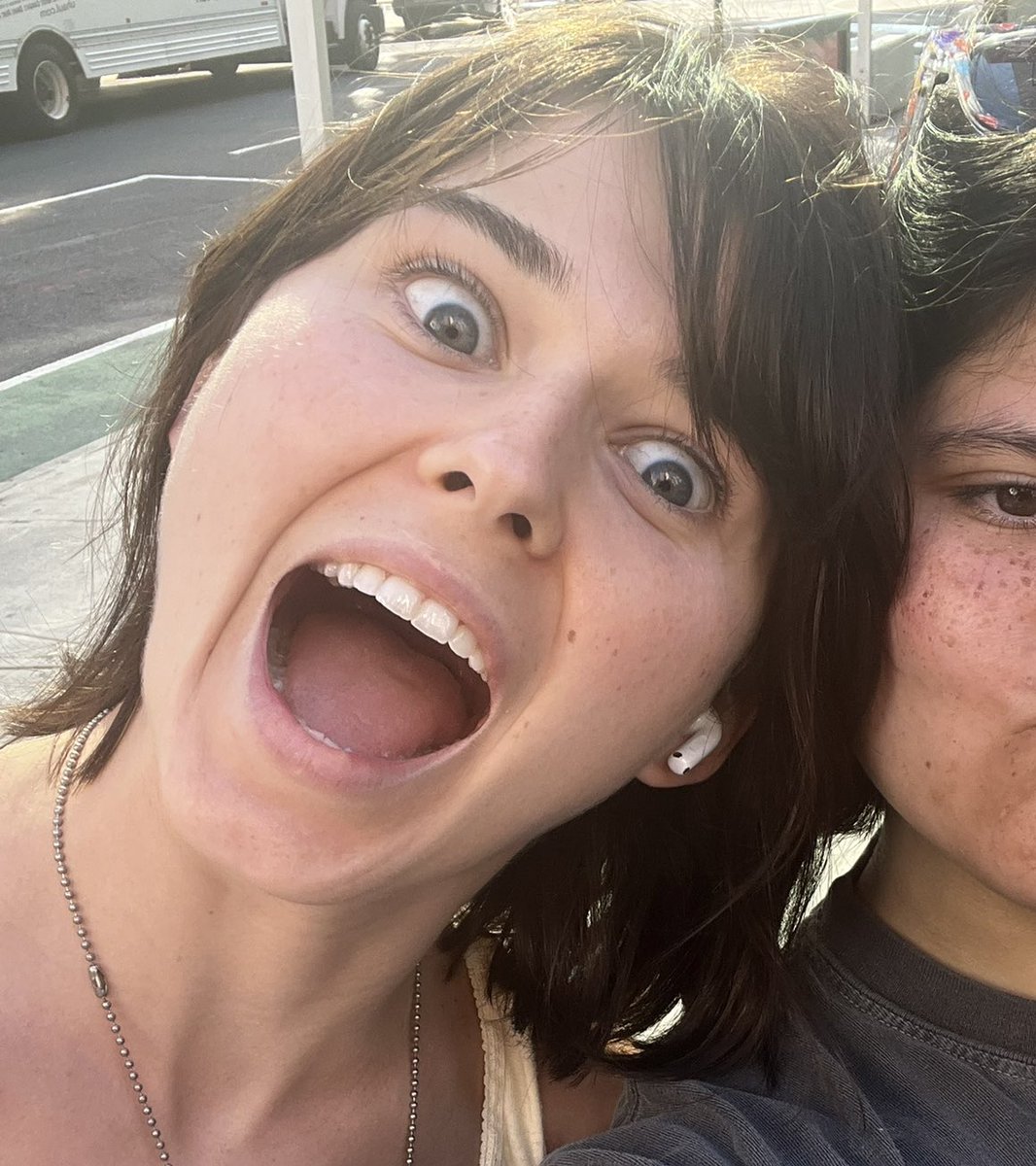 devils_flight's tweet image. She’s so goofy i need to father her children