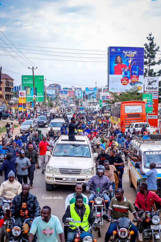 isaacmukiibiSnr's tweet image. Daily Reminder📌

People Power is stronger than people in power 
#ProtestVoteUG ✊🏼