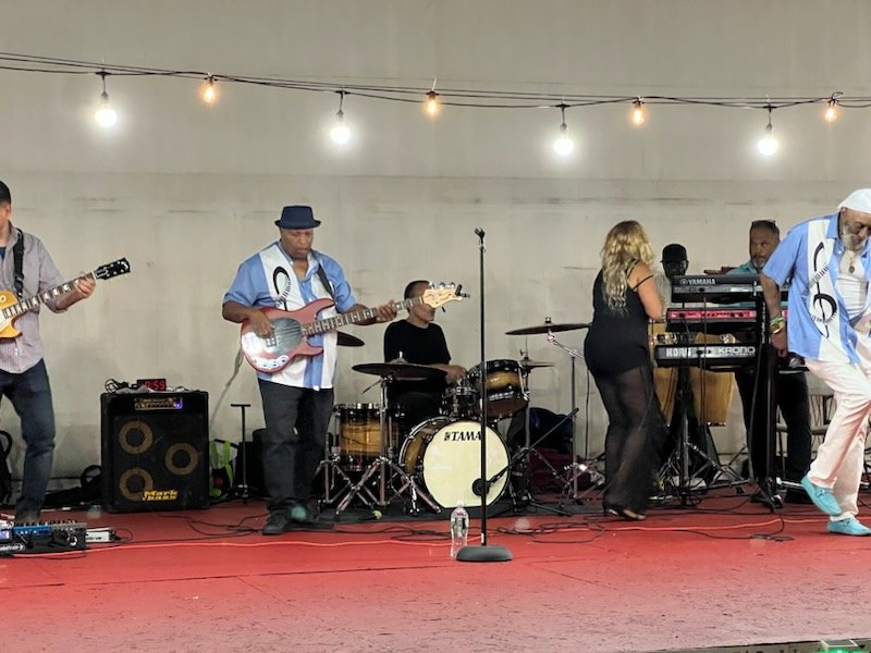 KowloonSaugus's tweet image. It was a beautiful night at our outdoor venue with The Real Last Call Band of Boston playing to the crowd! Thank you everyone for coming out!