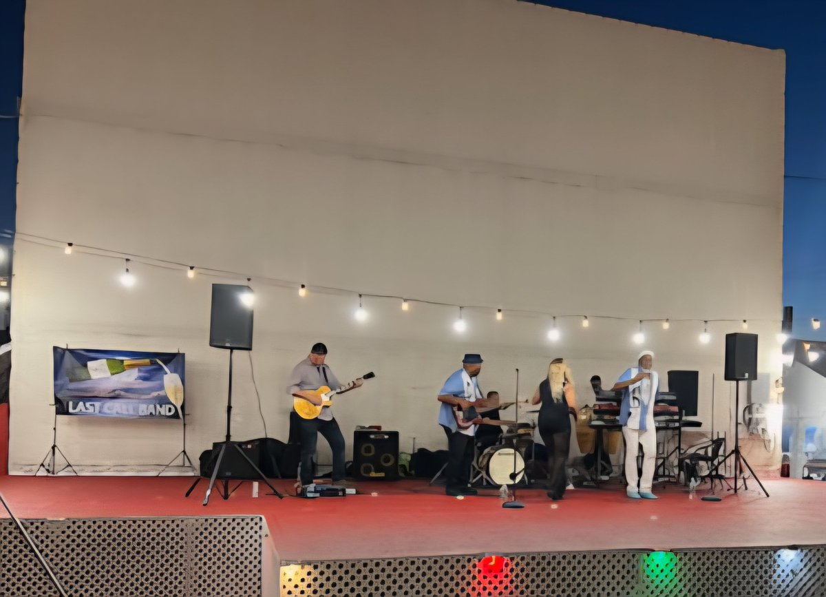 KowloonSaugus's tweet image. It was a beautiful night at our outdoor venue with The Real Last Call Band of Boston playing to the crowd! Thank you everyone for coming out!