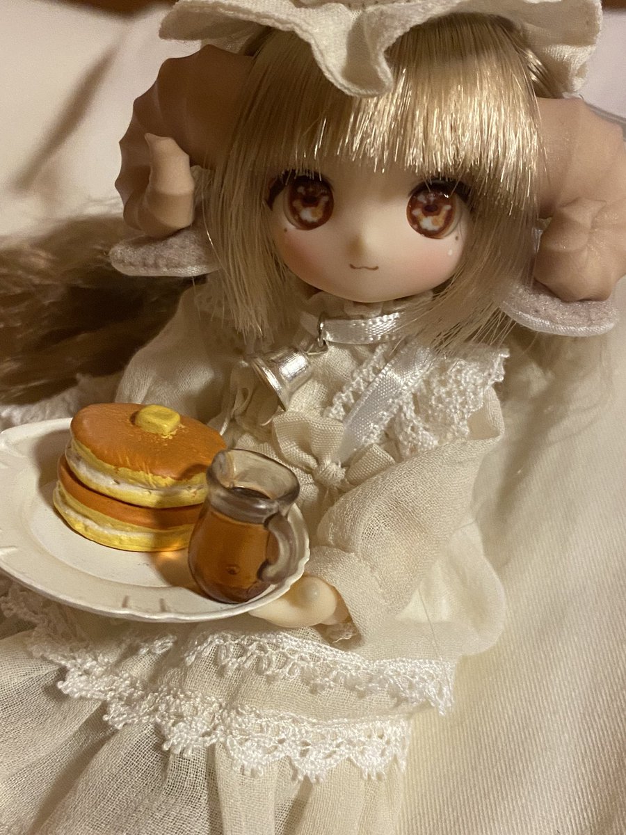 mokoutoissyo's tweet image. 最近ドールをお迎えしました ペチカちゃんと名付けました🐏 可愛すぎて自分しか喜ばないような絵描いてます 本当に・・・・・・・・・・・・可愛い・・・・・・・・・・・・