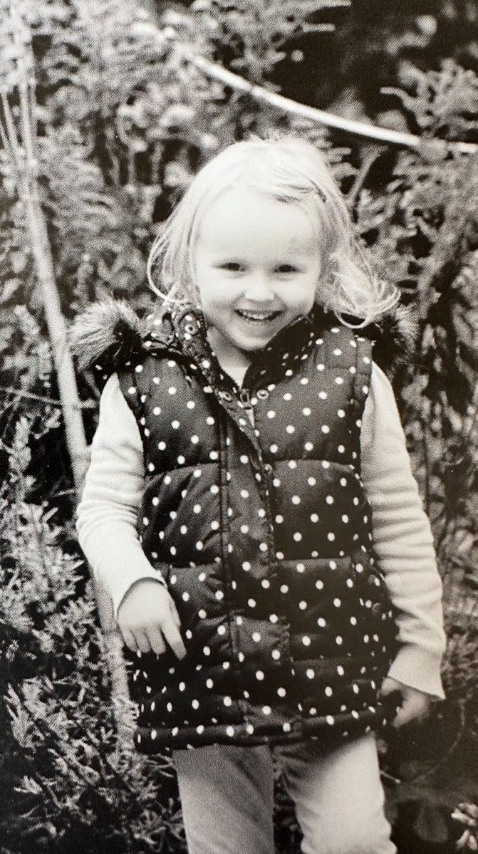 AdrianHarvie's tweet image. Happy heavenly birthday to our beautiful angel in the sky. Always such a special day for Emilia that she would get so excited for. Missing her giggles today 💜🦋 🌈