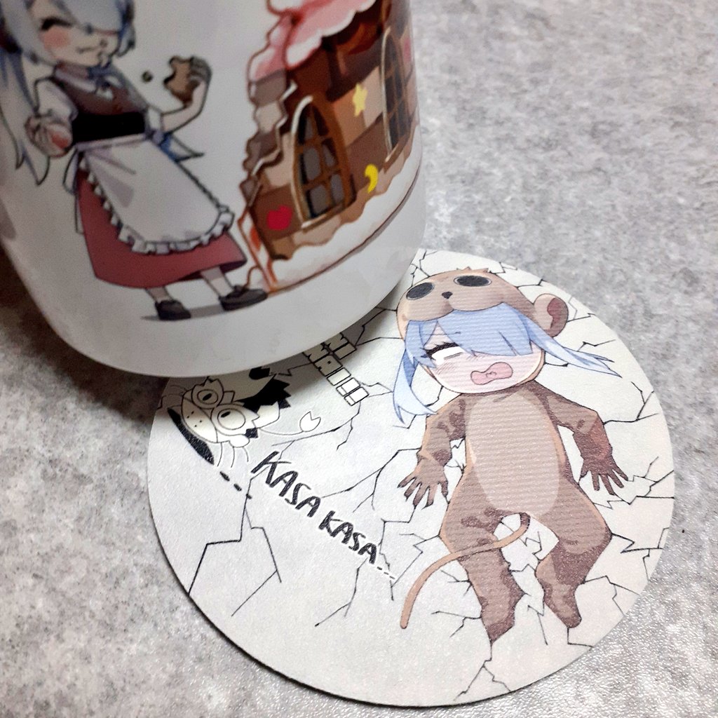 sotao02's tweet image. ためおじからヴィレヴァンコラボのサンプル品が届きました。
コップに踏み潰される西念幽子ちゃんです。
これがやりたくてラインナップにコースターを入れて貰いました。