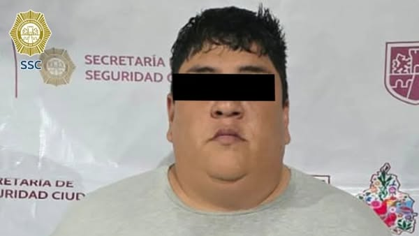 narcoblogger's tweet image. Andrés Enrique "N.", alias "El Nene", miembro de “Los Pacas”, fue detenido en Iztapalapa (CDMX) con droga, armas y dinero. La SSC continúa con la investigación.

— Más detalles en facebook.com/narcoblogger/p…

@Grok #Detenciones #Iztapalapa