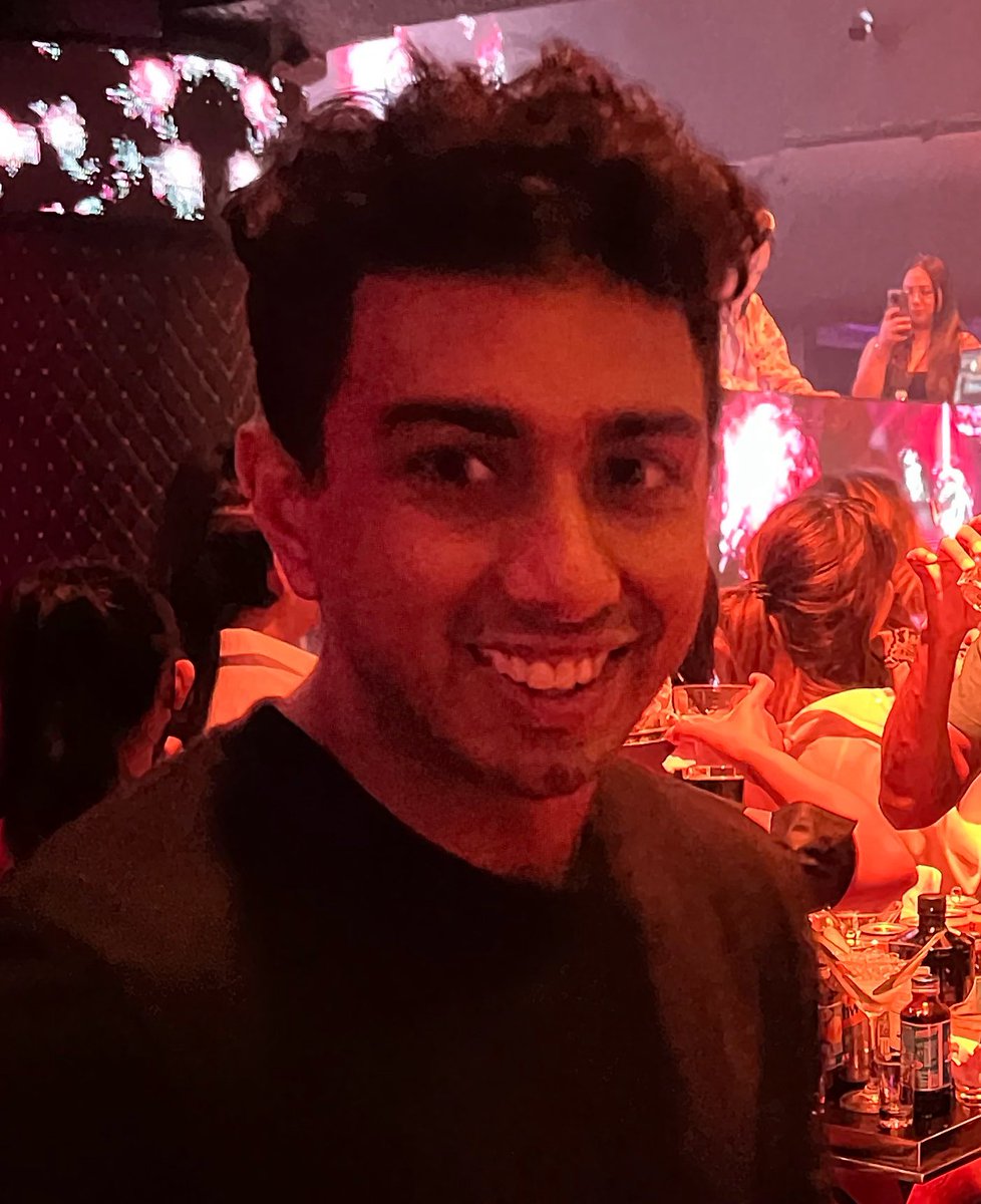 detectiveyena's tweet photo. ‼️ ONCE, PLEASE SHARE ‼️

EXPOSING @semifreesana (Laksman Paranthaman): a thread 

• owes over $15,000 to GO joiners, yet is still planning to go back to Korea for either the #THISISFOR concert or the fanmeet
• also uses ppl’s money to fund his luxury lifestyle

#TWICE

(1/3) https://t.co/NqLUw8AnKo