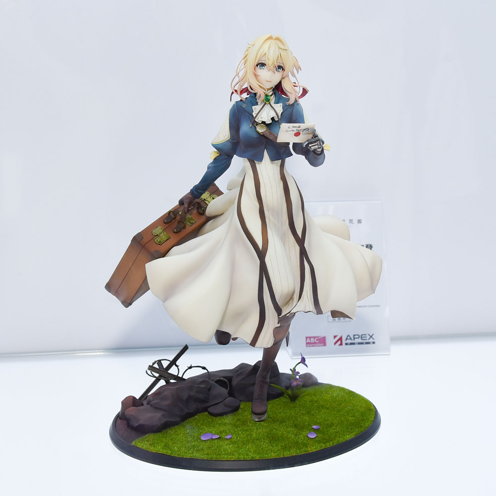 ヴァイオレット・エヴァーガーデン　フィギュア　実物有り Amazon.co.jp: ヴァイオレット・エヴァーガーデン 1/7スケール
