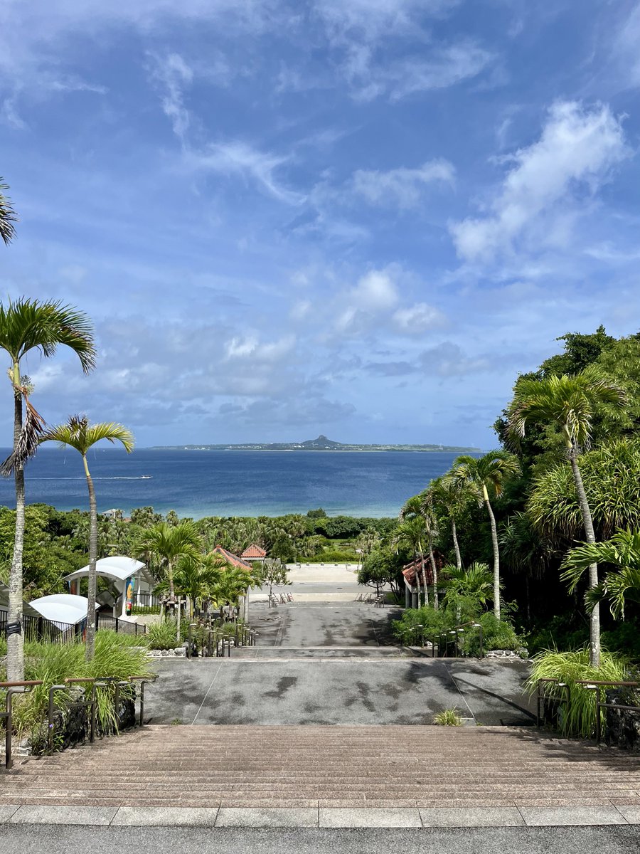 curve_ni's tweet image. 今日も美ら海は暑い！そして外国人だらけ…
