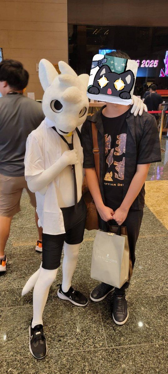 #UTFG

沒給到卡片！哭了

Such an honor to finally meet you — I've looked up to you for so long.