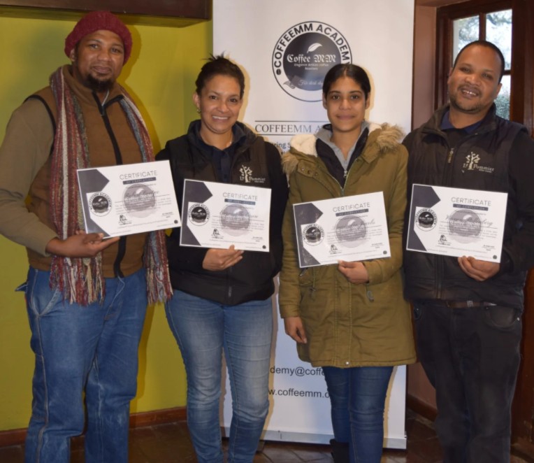 ☕ Big cheers to our newly trained baristas!
They’re ready to take your coffee experience to the next level – one perfect pour at a time.
#BaristaTraining #LePommierTeam #FromBeanToCup #CoffeeMM