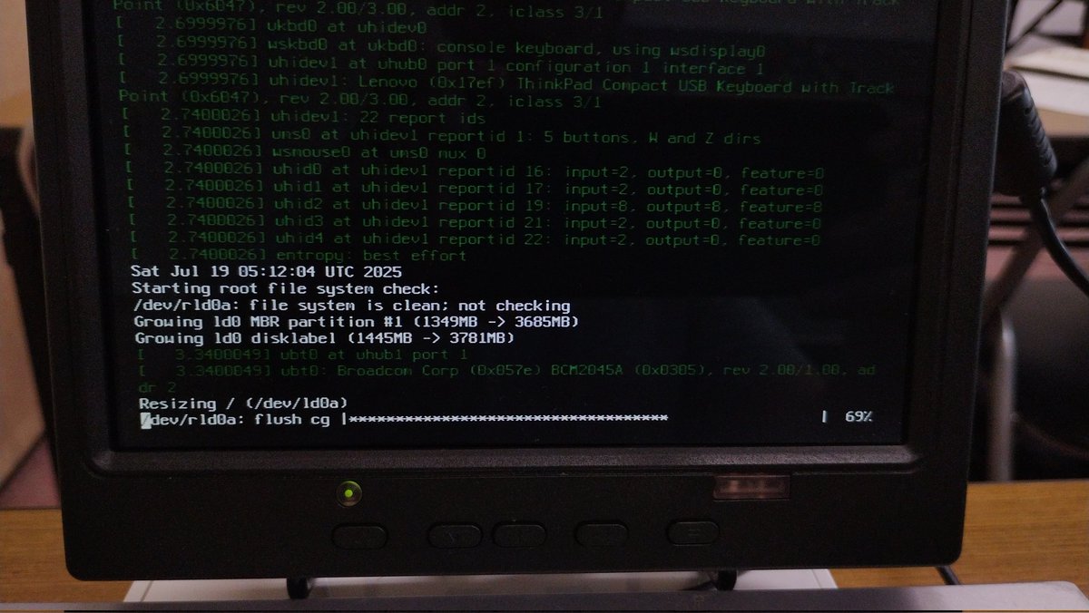 ao_kenji's tweet image. Updating #NetBSD/evbppc -current on Nintendo Wii at NBUG meeting.
