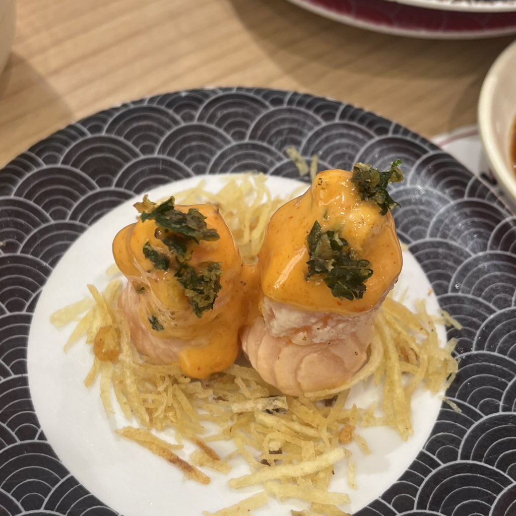 taztly's tweet photo. kemarin sushi 🍣 https://t.co/BpxKRALWgh