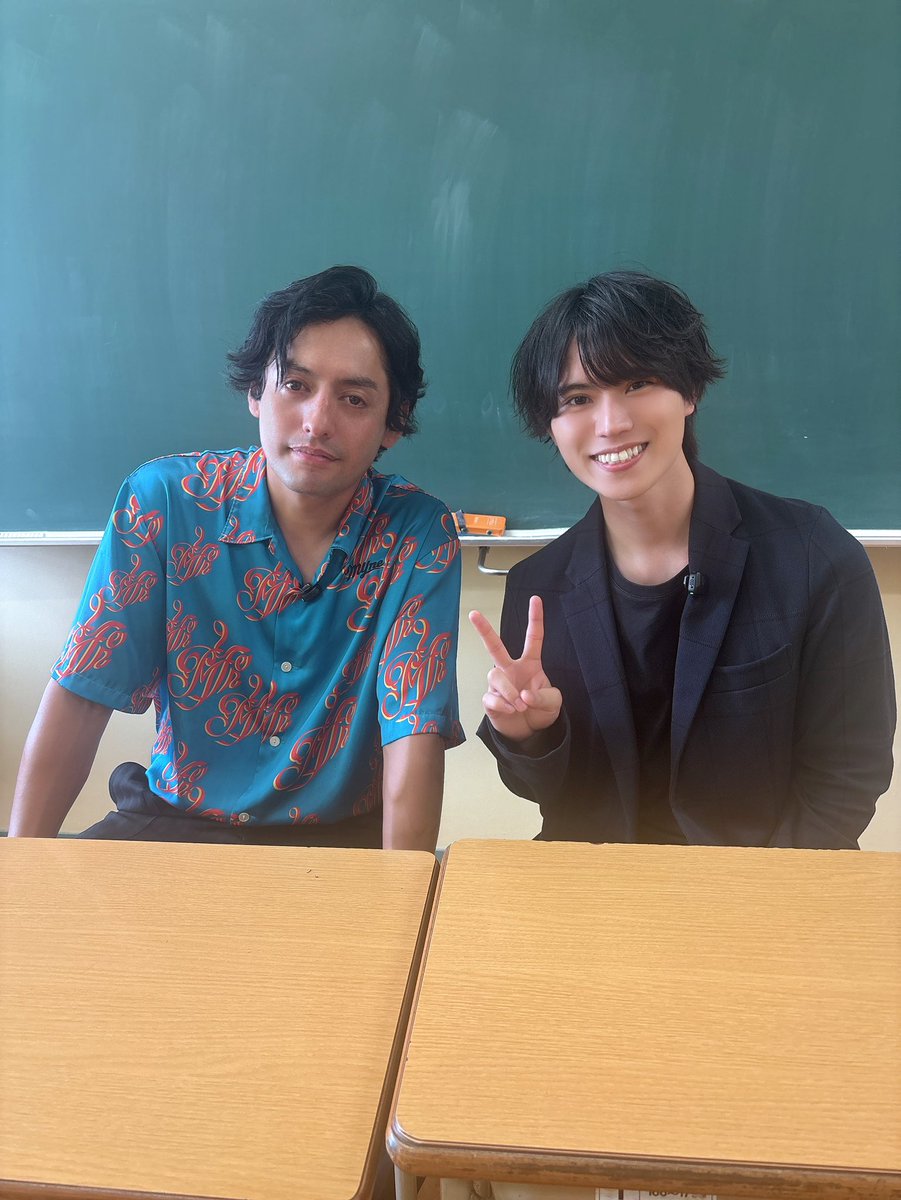 _ibuki_0710's tweet image. 📸撮影の合間に、フェルナンデス直之さんが写真を撮ってくださいました！
とっても優しくて素敵な俳優さん🥹
本当に幸せな時間でした💫

僕も俳優として、もっともっと成長していきます🔥✨

本当にありがとうございます😭😭
#フェルナンデス直之 #衛藤伊吹 
#北九州メディア #TV 📺