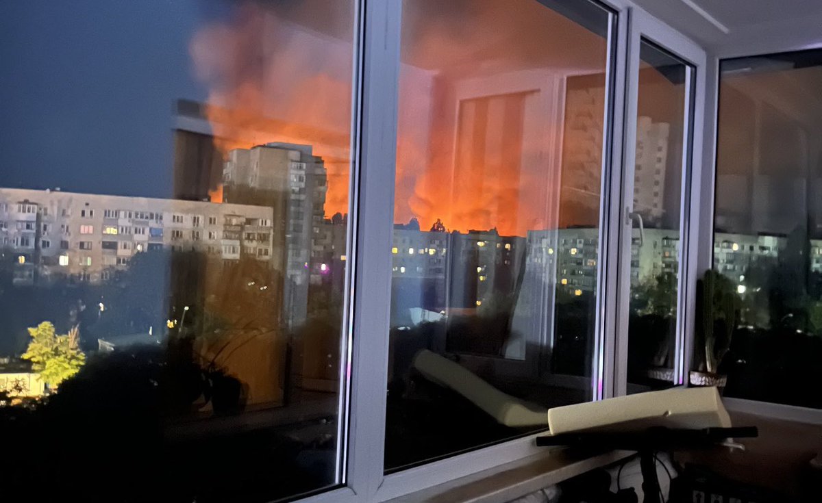 StratcomCentre's tweet image. Among the Ukrainian cities targeted by Russians last night, Odesa.
One woman is dead, several other people are injured, after Russia used Shahed drones to terrorize the city's civilian population.