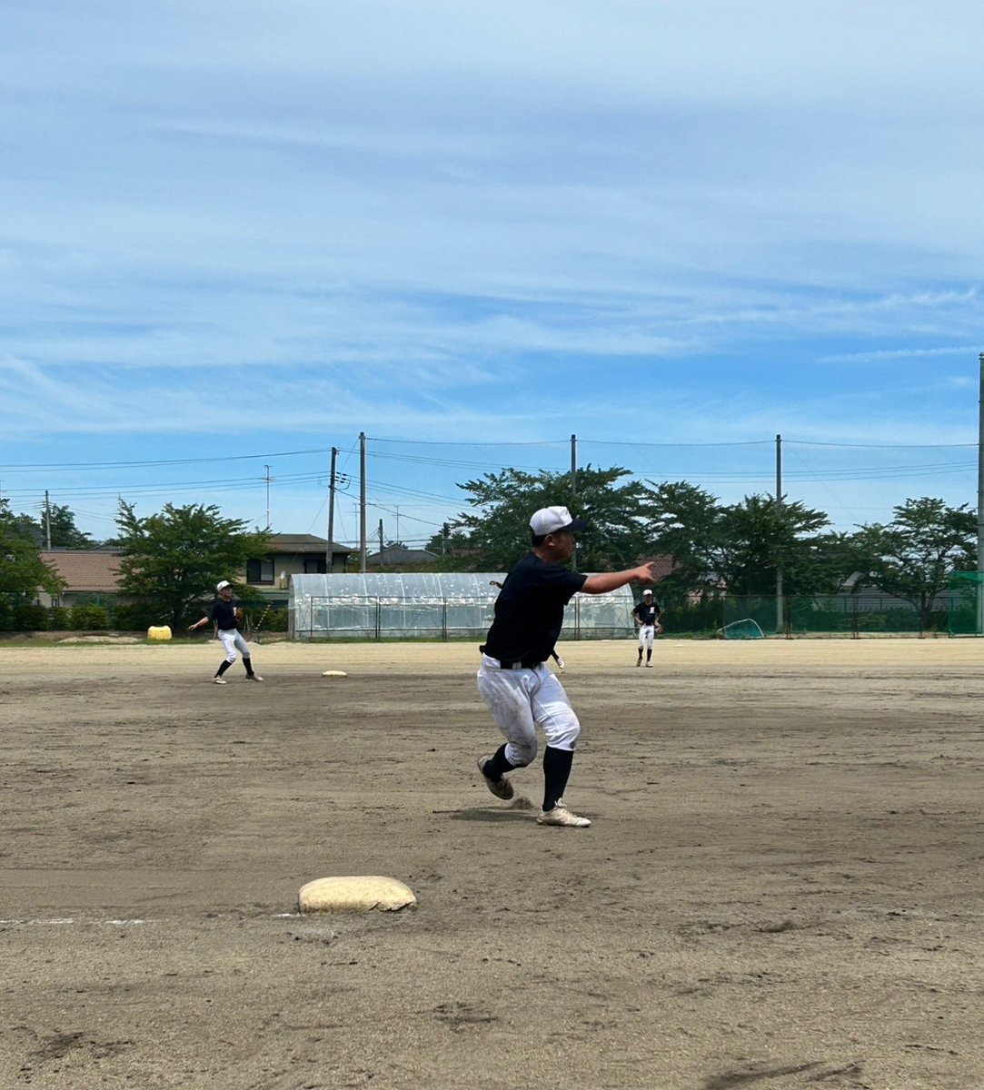 今日から夏休みが始まり、野球に集中できる期間に突入しました⭐️
約１ヶ月間という長い期間を無駄にしないで練習に取り組みながら、暑さに負けない体づくりにも力を入れて頑張ります！また、夏休みの後半に秋季大会があるので、大会に向けて明るく、全力で練習に励みます‼️
#須賀川創英館　#夏休み