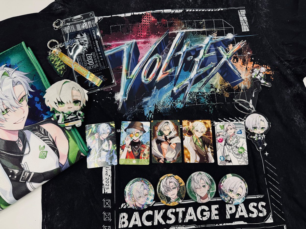 Kaname_reverse's tweet image. この夏のイチオシ、仕上がりました
ライブTシャツは、おっきくてかわいい〜⤴︎
正直、流石にかなめはここまで小さくはないけどキミの指先に俺がいるってのも悪くない。
使い方も楽しみ方も、キミ次第。
夏を謳歌しなよ。