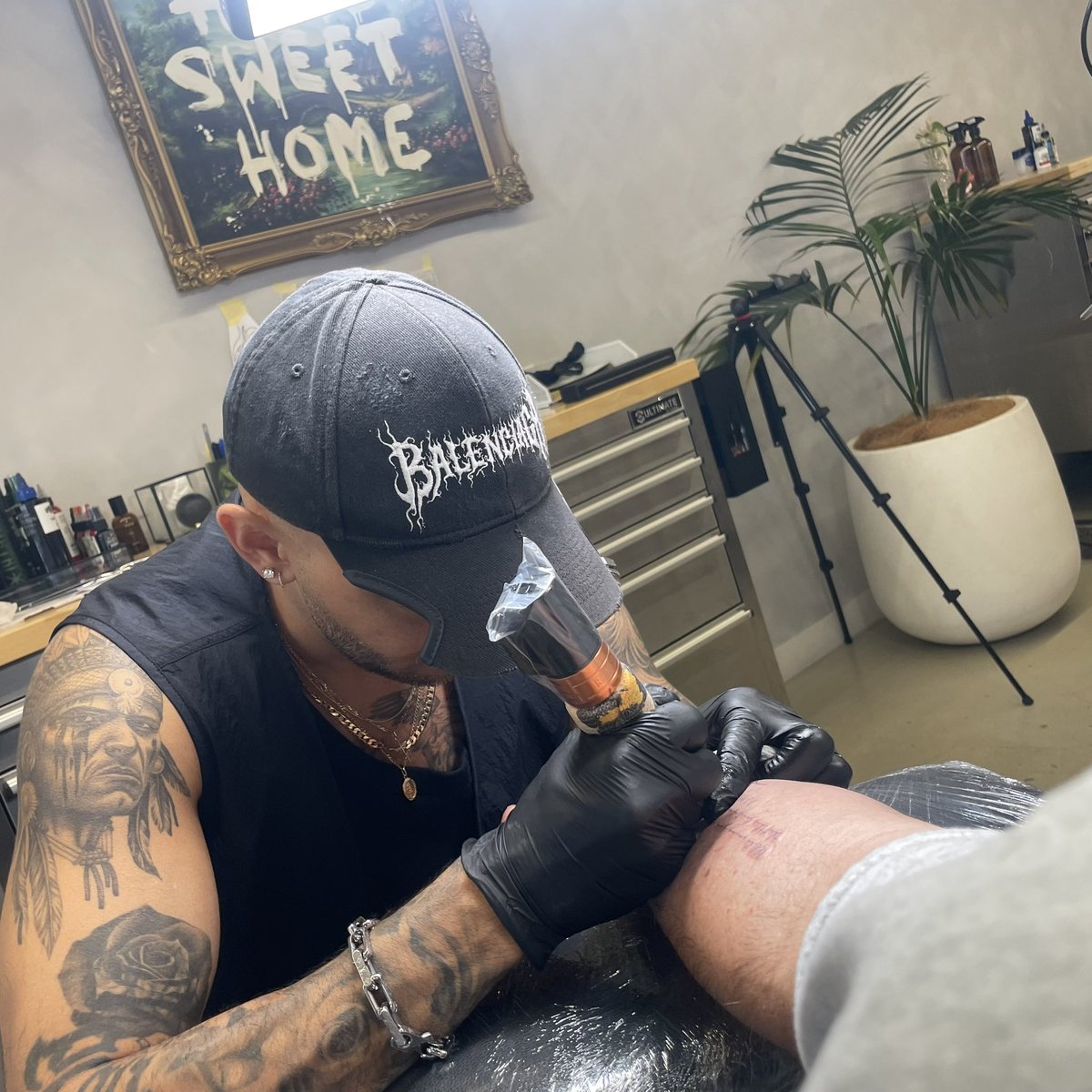 loquaciouslee tweet media