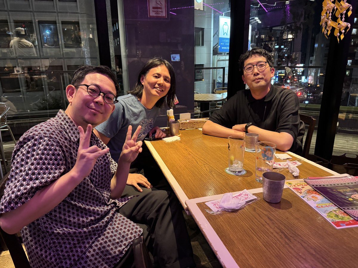 sugar_su's tweet image. 昨日は大阪から来た友にプレゼントをもらった。名刺入れとエコバッグ。かわいい。その後、同じ月生まれ同士の同世代の男性陣でささやかな誕生祝いをした。平和でよかった。