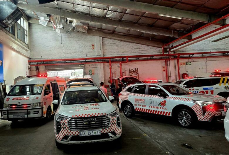 ConstructionSfy's tweet image. Three men were injured in a fall during a structural collapse on Sydney Road tinyurl.com/26qnca5l
#ConstructionSafety #WorkerSafety #EMS #Falls @AlsParamedics